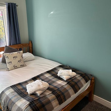 3 Bed Farnborough Air Accommodation Экстерьер фото