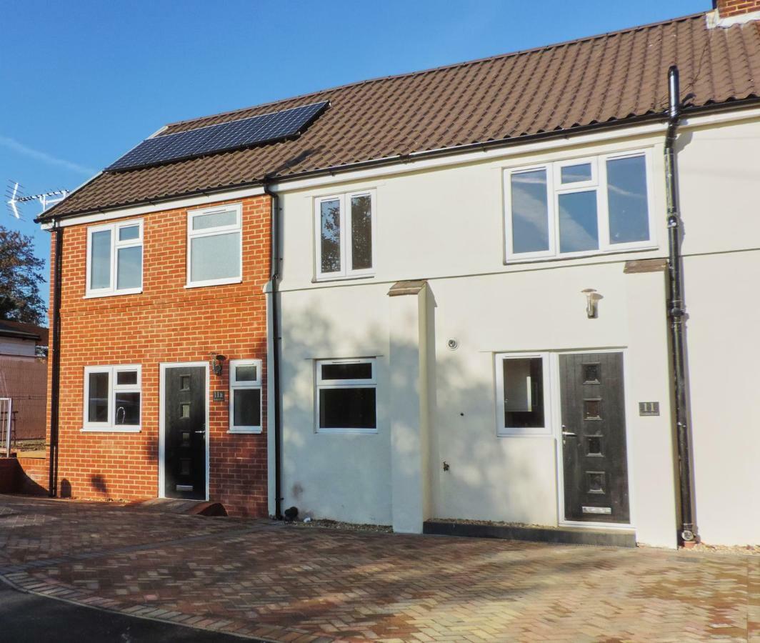 3 Bed Farnborough Air Accommodation Экстерьер фото